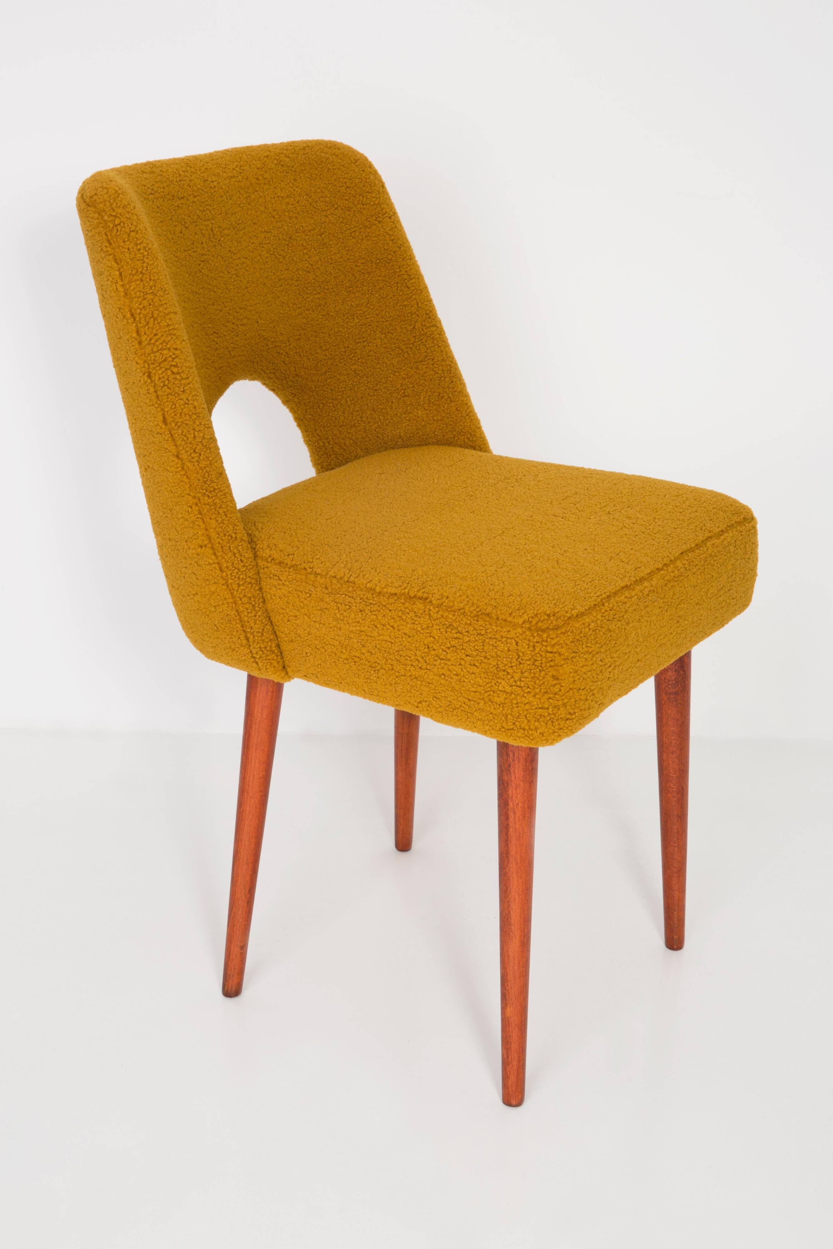 Chaise 'Shell' bouclé jaune ocre, années 1960