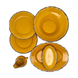 ensemble de plats et