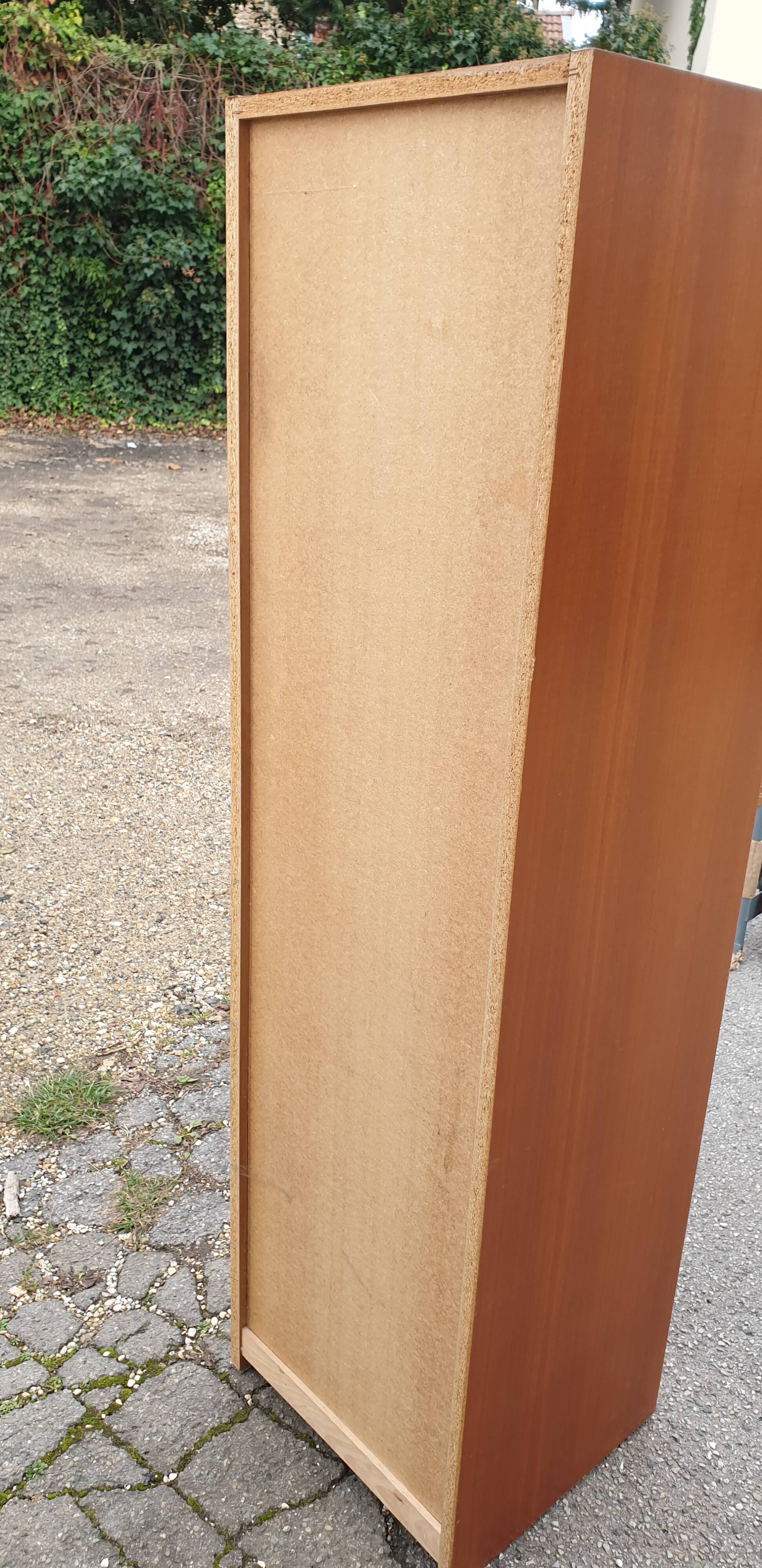 Administrative furniture with curtain