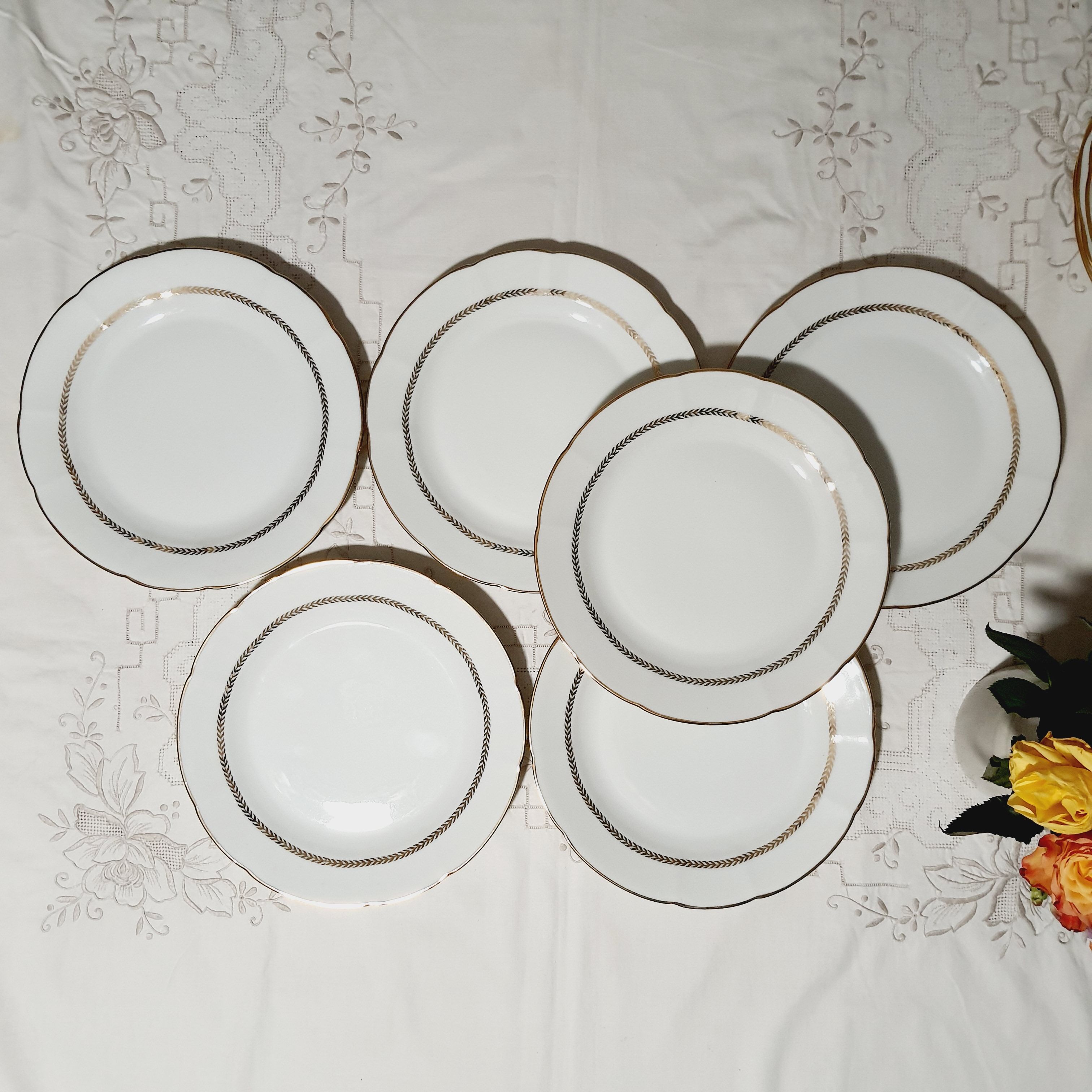 Set of 6 flat plates gilded in porcelain of Châtres sur Cher limoges