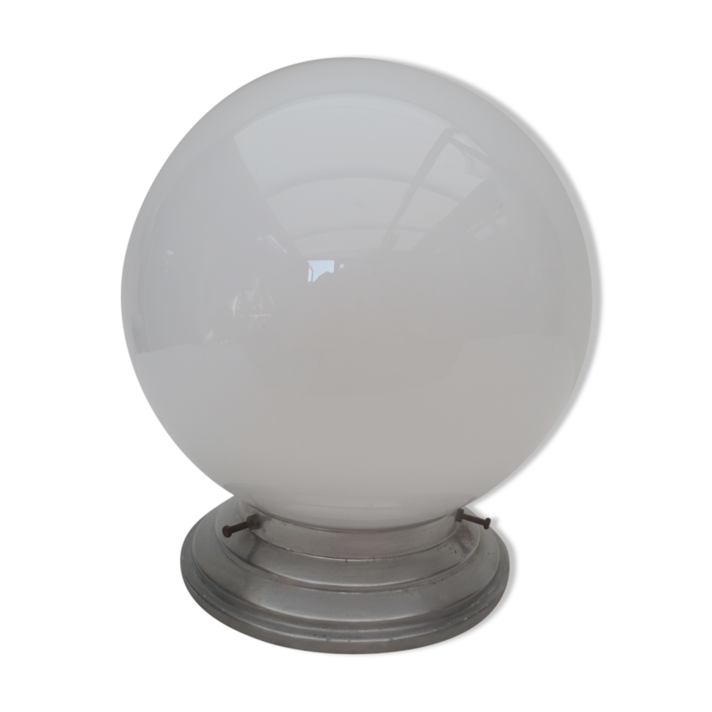 White spherical wall lamp for ceiling or wall