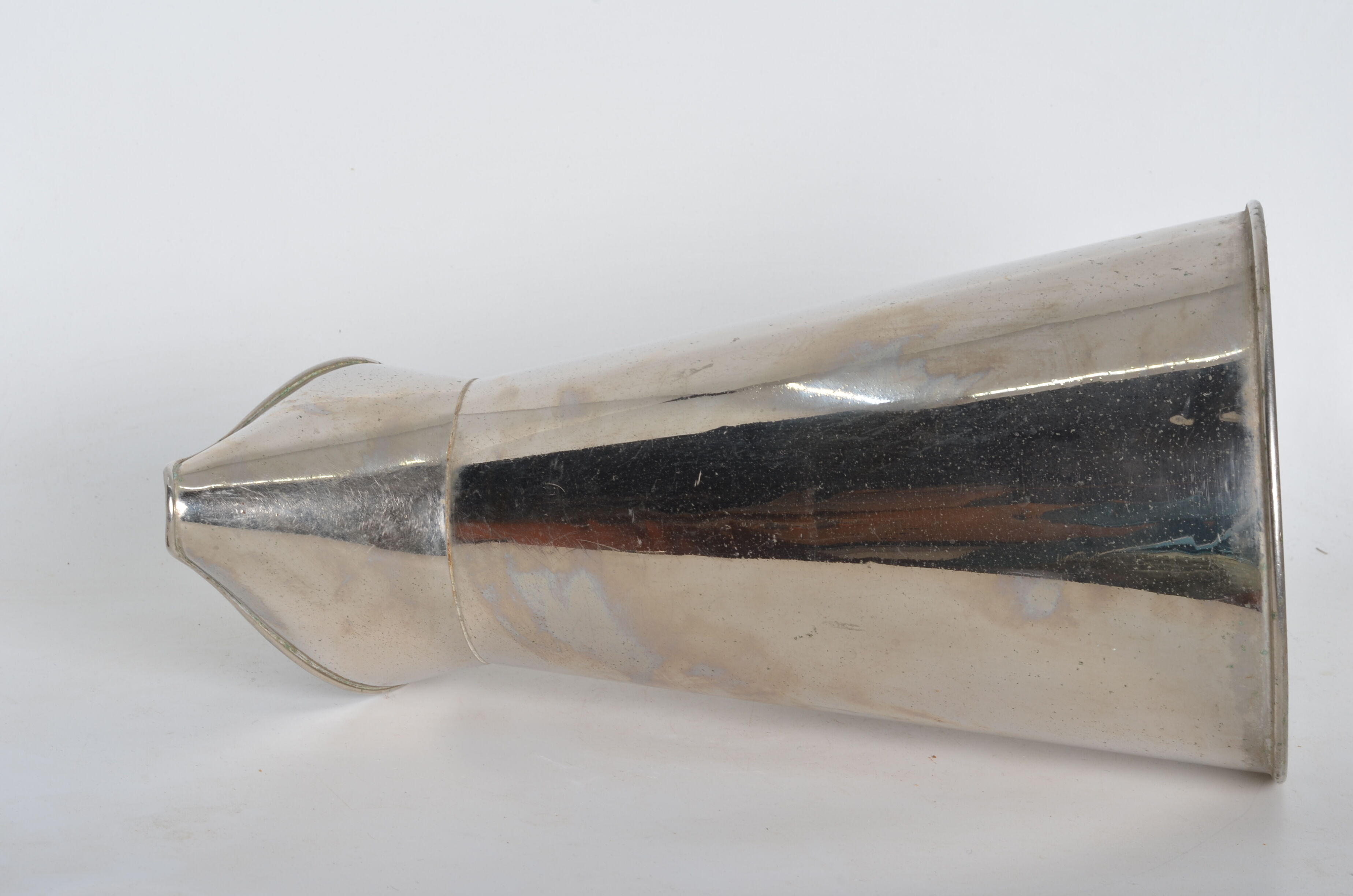 Nickel-plated copper broc