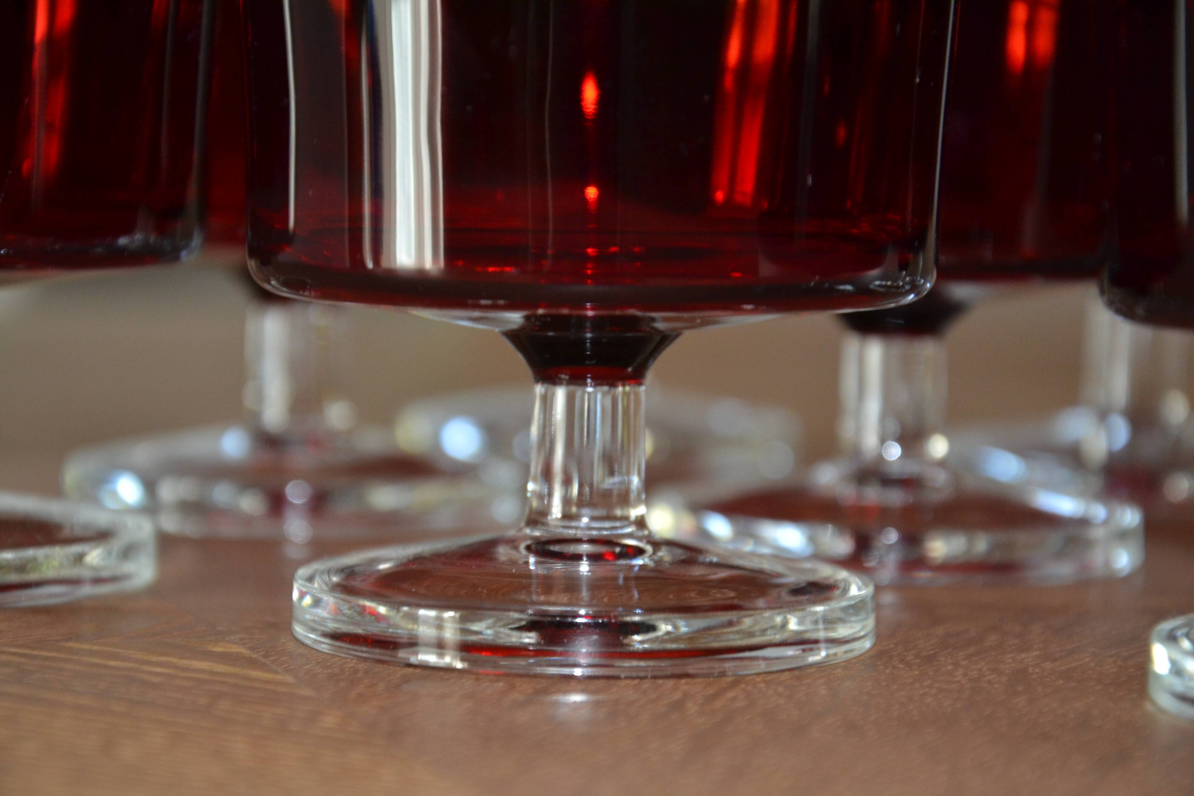 9 champagne glasses Model Sweden Luminarc
