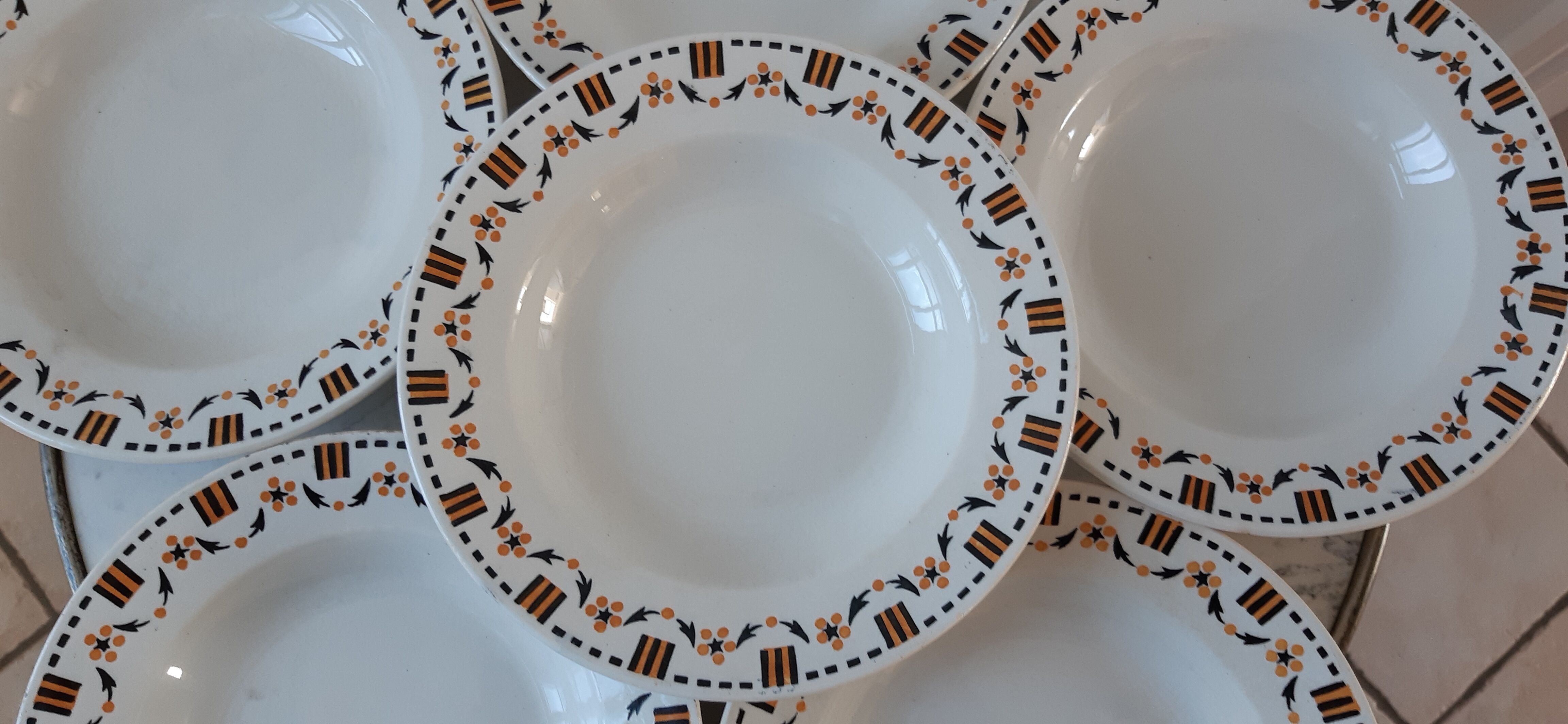 Set of 6 hollow plates Gien early twentieth century