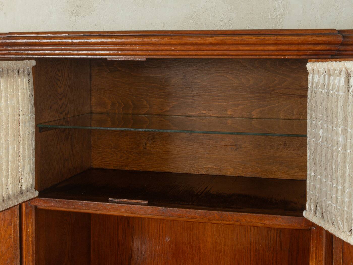 Wonderful two-piece kitchen cabinet from the 1920s