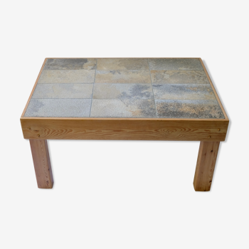 Table basse en bois et carreaux de céramique