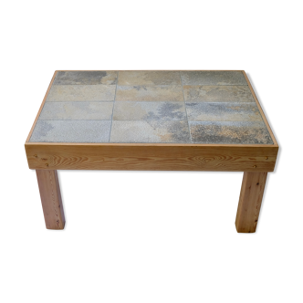 Wooden coffee table and ceramic tiles