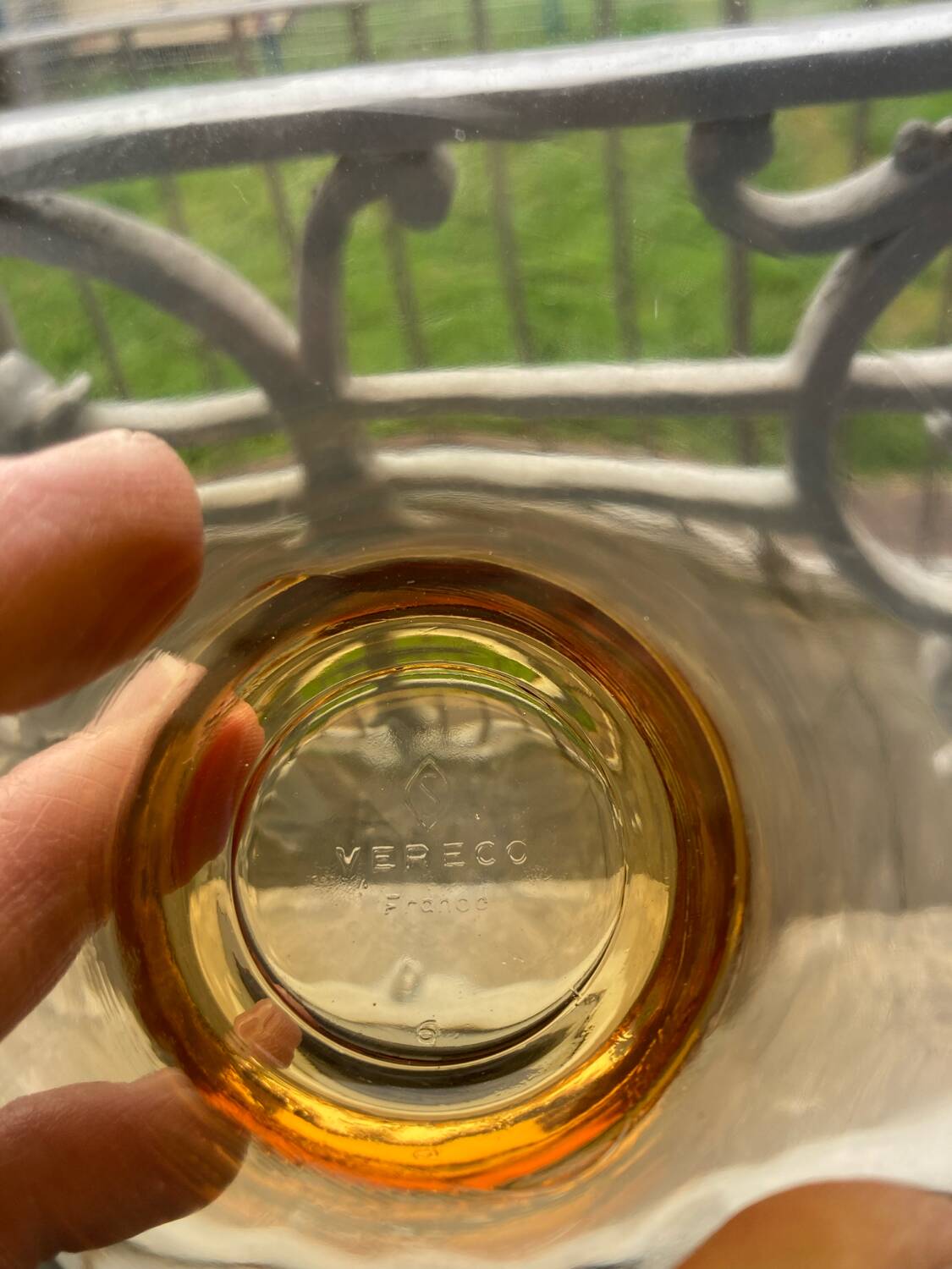 7 verres Vereco vintage en verre ambré