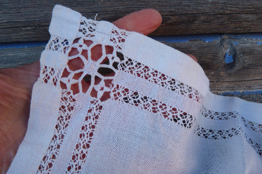 Old-handed white yarn embroidery days handmade