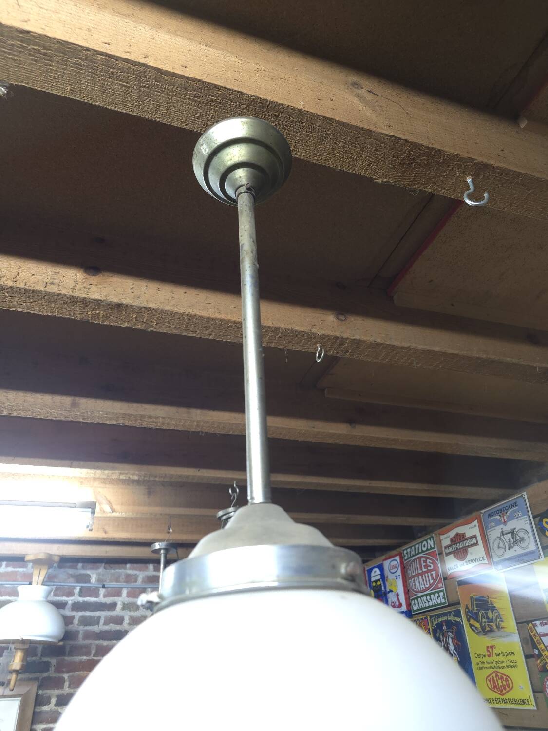 Pendant lamp with opaline ball