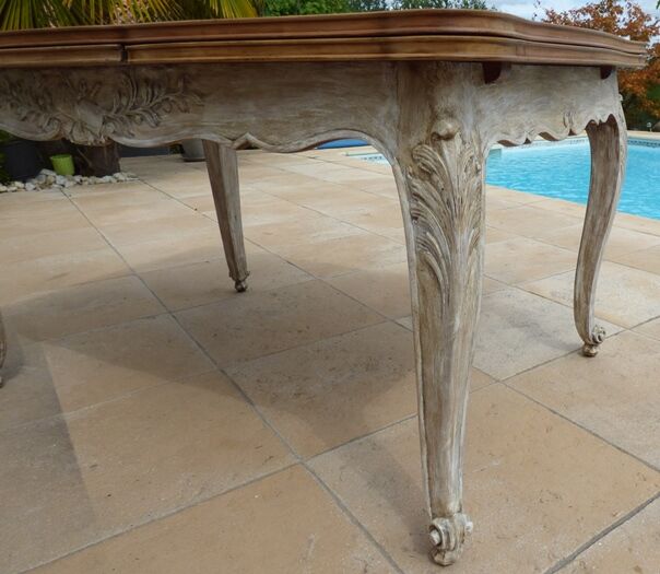 Extendable walnut table Louis XV style – Totally restored