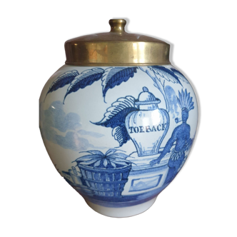 Delft tobacco pot