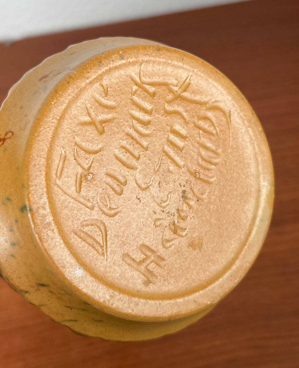 Danish studio pottery vase from the mid-20th century by Ernst Pottery, Faxe, 1960s.