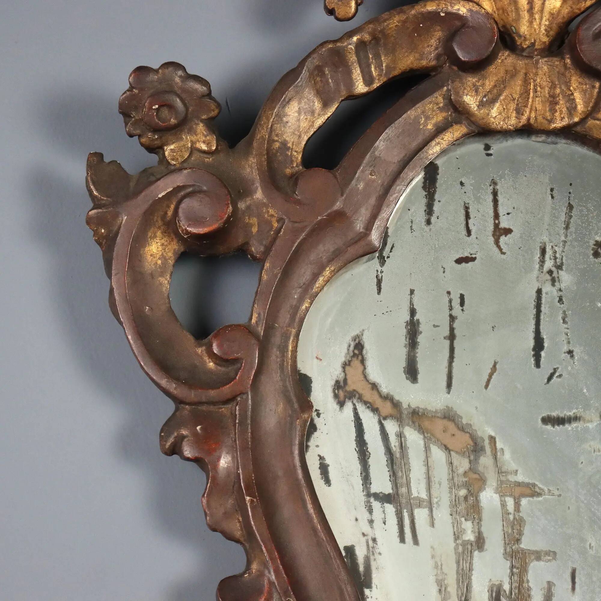 Small antique mirrors in carved and gilded wood, Italy, 20th century.