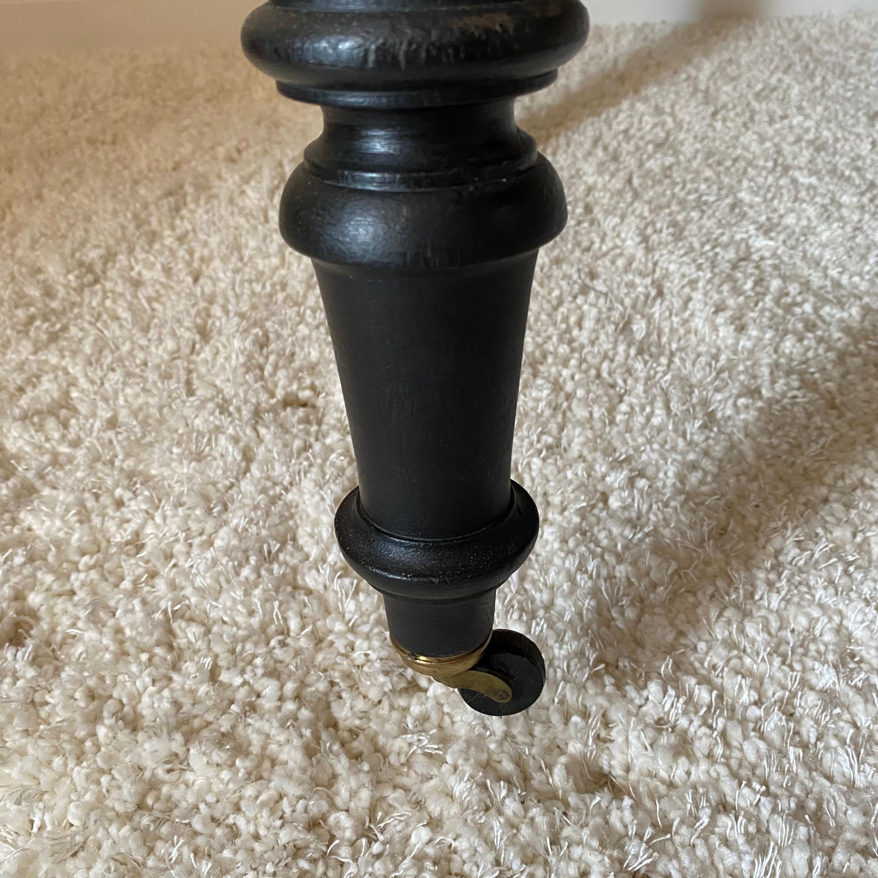 Round table black folding room