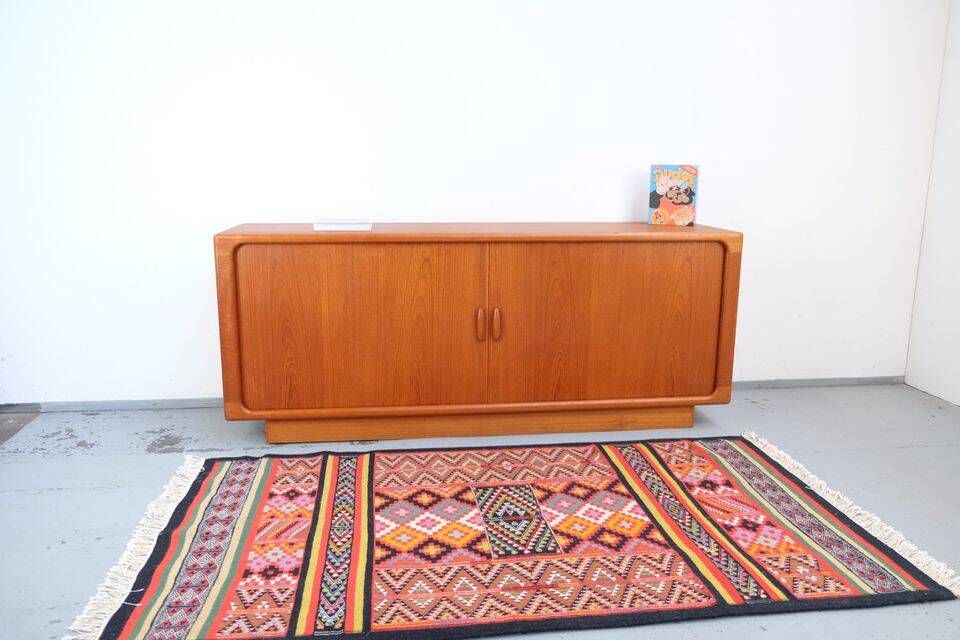 Mid-Century Dyrlund teak sideboard, dating from the 1960s/70s, with a retro vintage design.