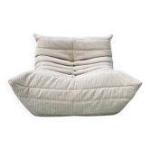 Fauteuil Togo Lounge en velours côtelé beige par Michel Ducaroy pour Ligne Roset.
