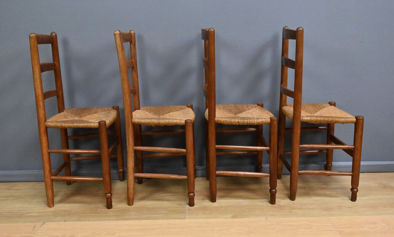 Set of 4 rush-seated chairs in cherry wood – late 19th century