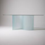 Oval glass table