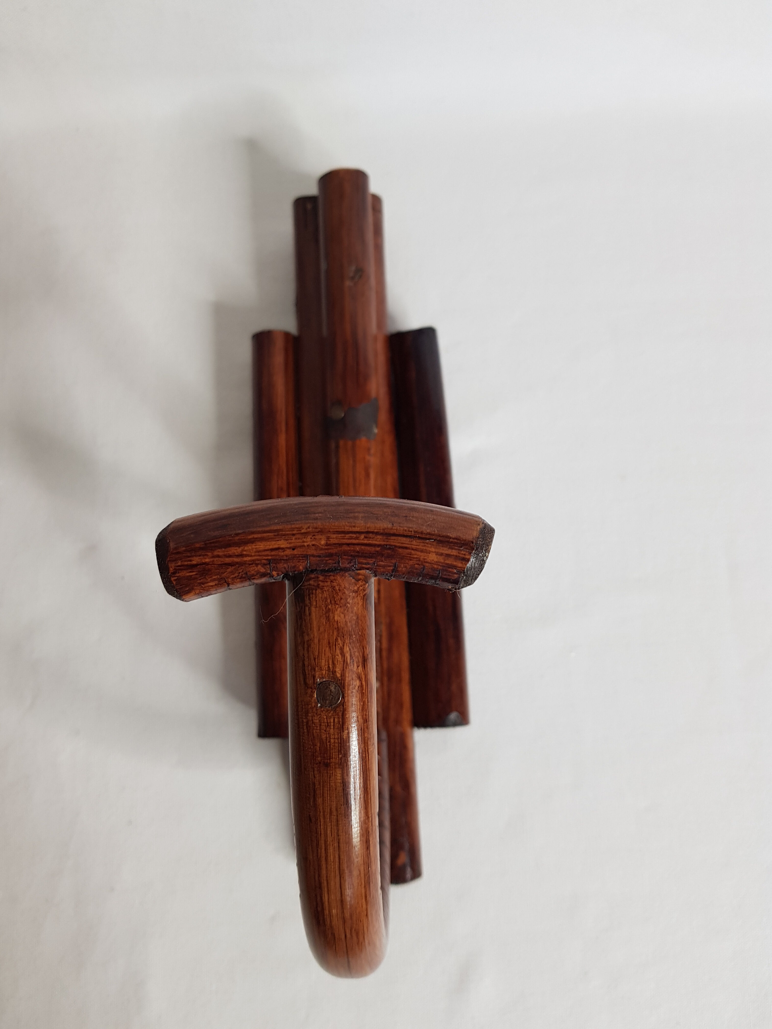 Patère wears rattan wall coat