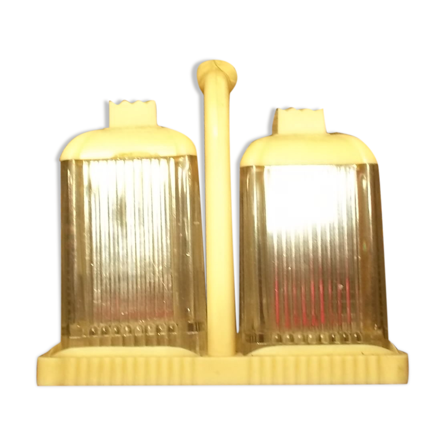 Saliere & pepper in bakelite