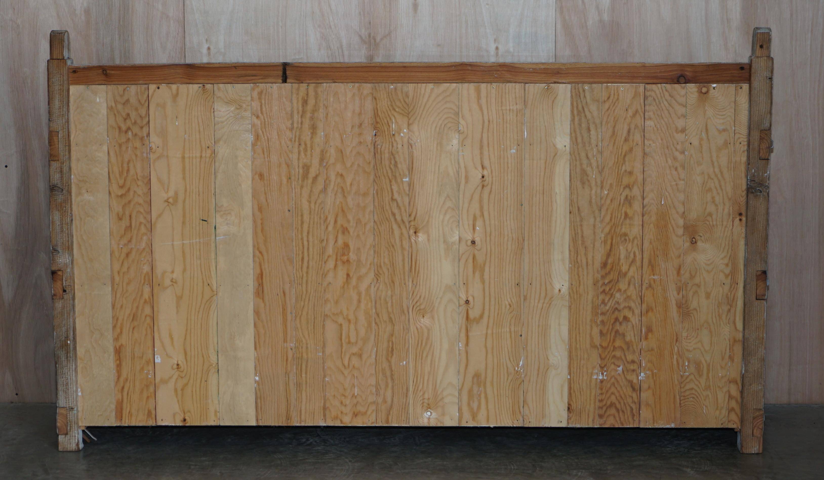 Large cascade shelf in solid oak, Late Victorian style.