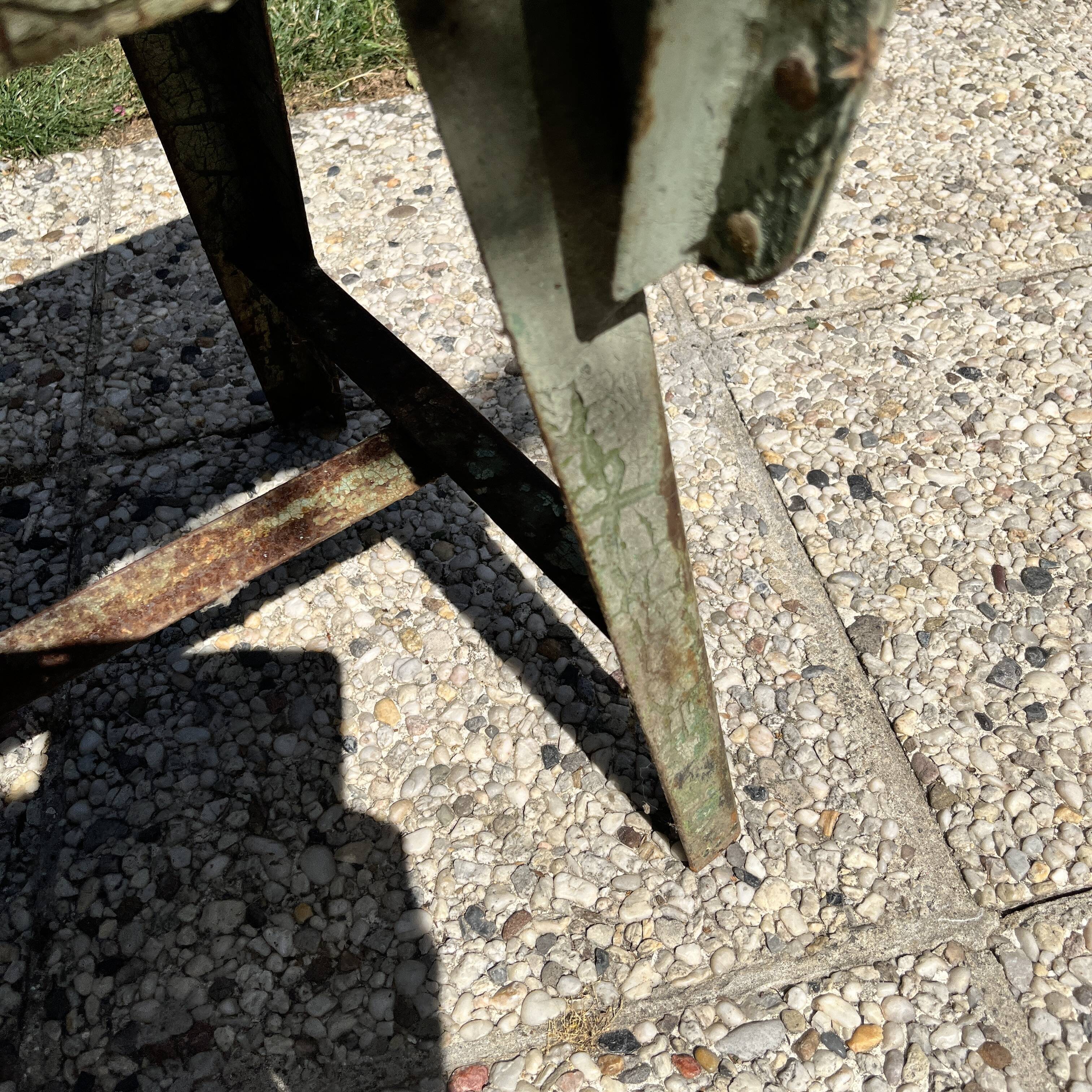 Garden bench in iron and wood and these 2 wooden stools