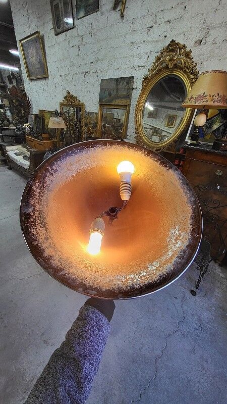 Art Deco floor lamp from the 1930s in wood and chrome.