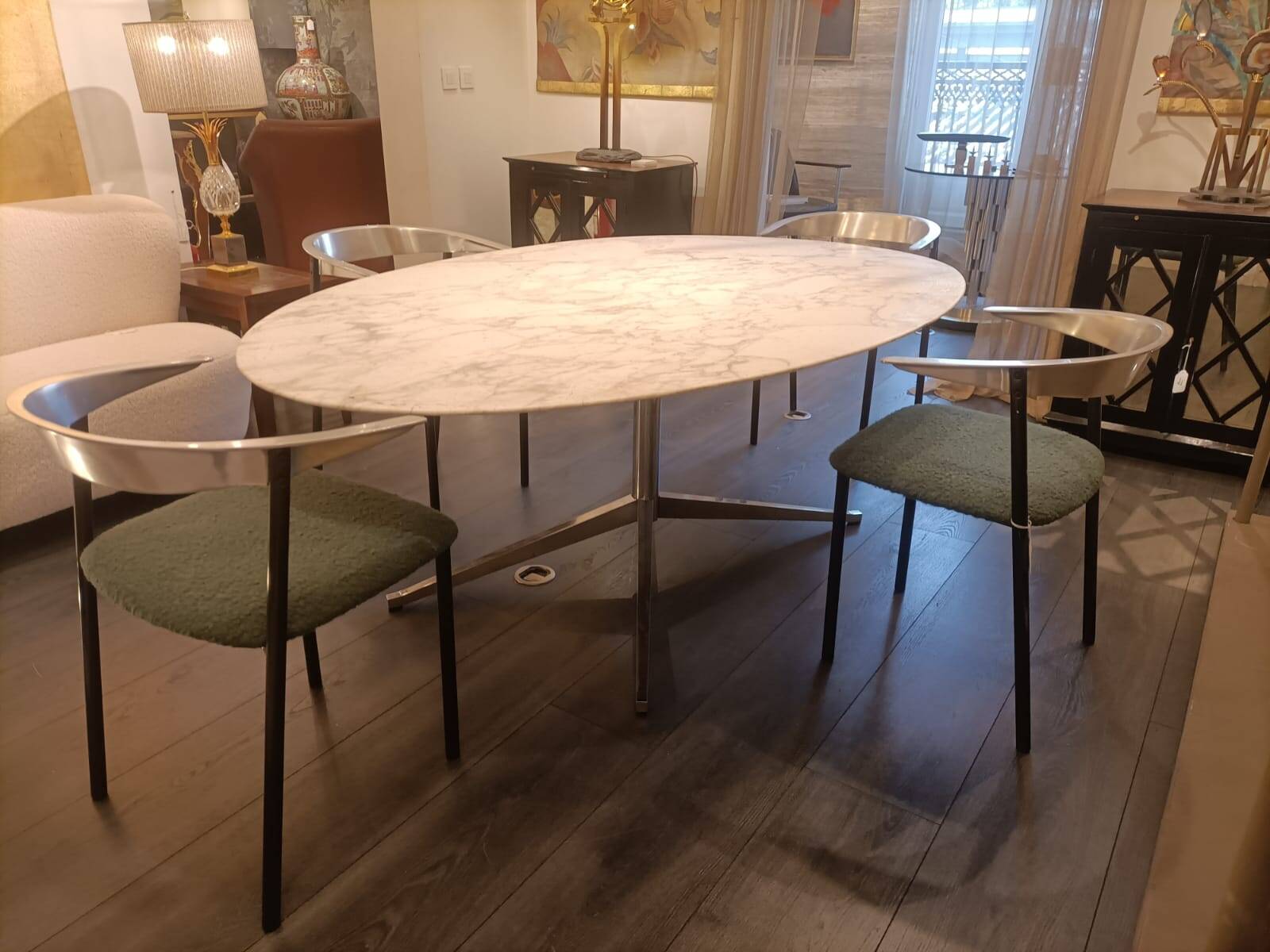 Florence Knoll for Knoll. Marble and chrome-plated metal table. 1970s. LS54931408H