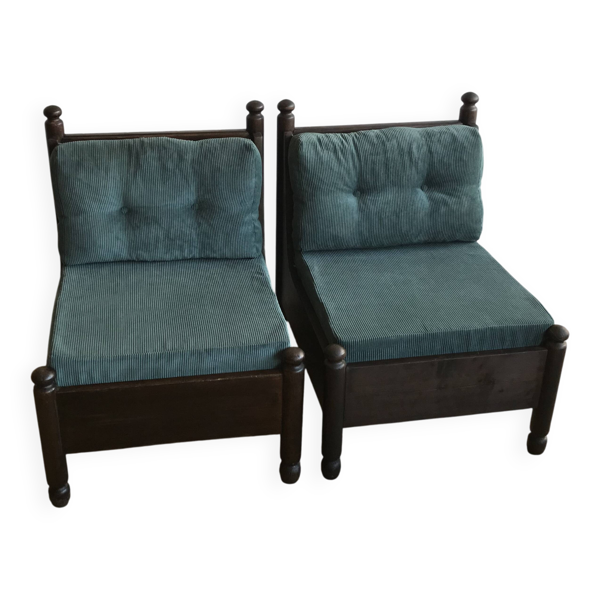 Armchair in fir and corduroy velvet.