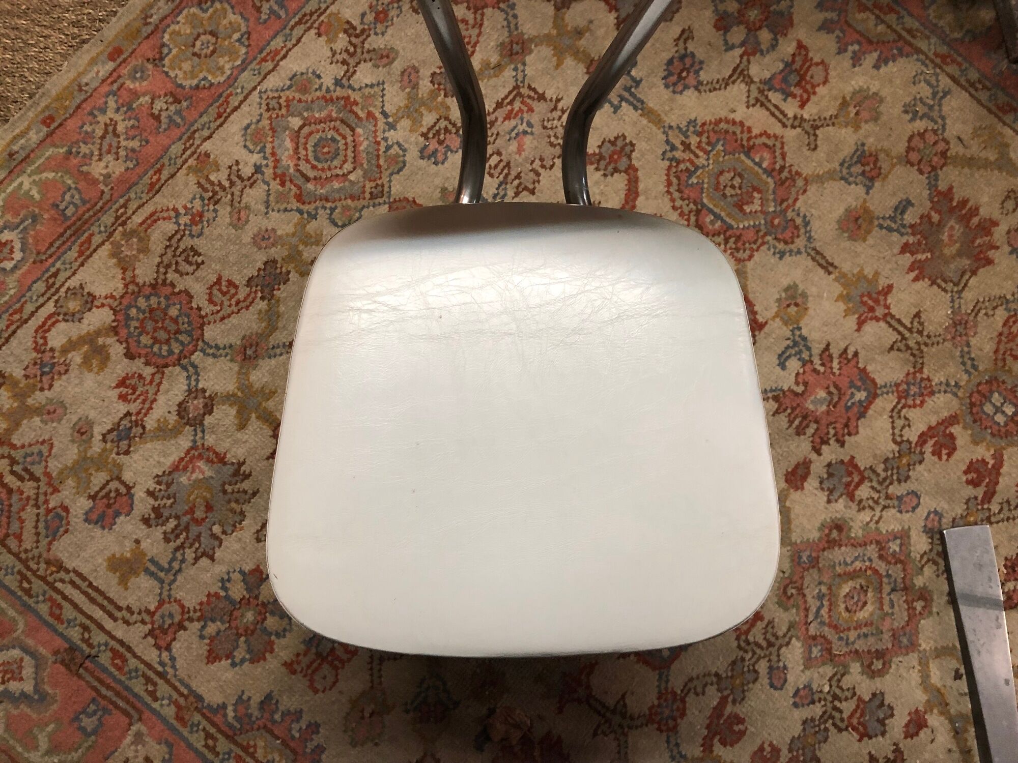 Set of 4 chairs iron and white vinyl 1960 Columbus Creation