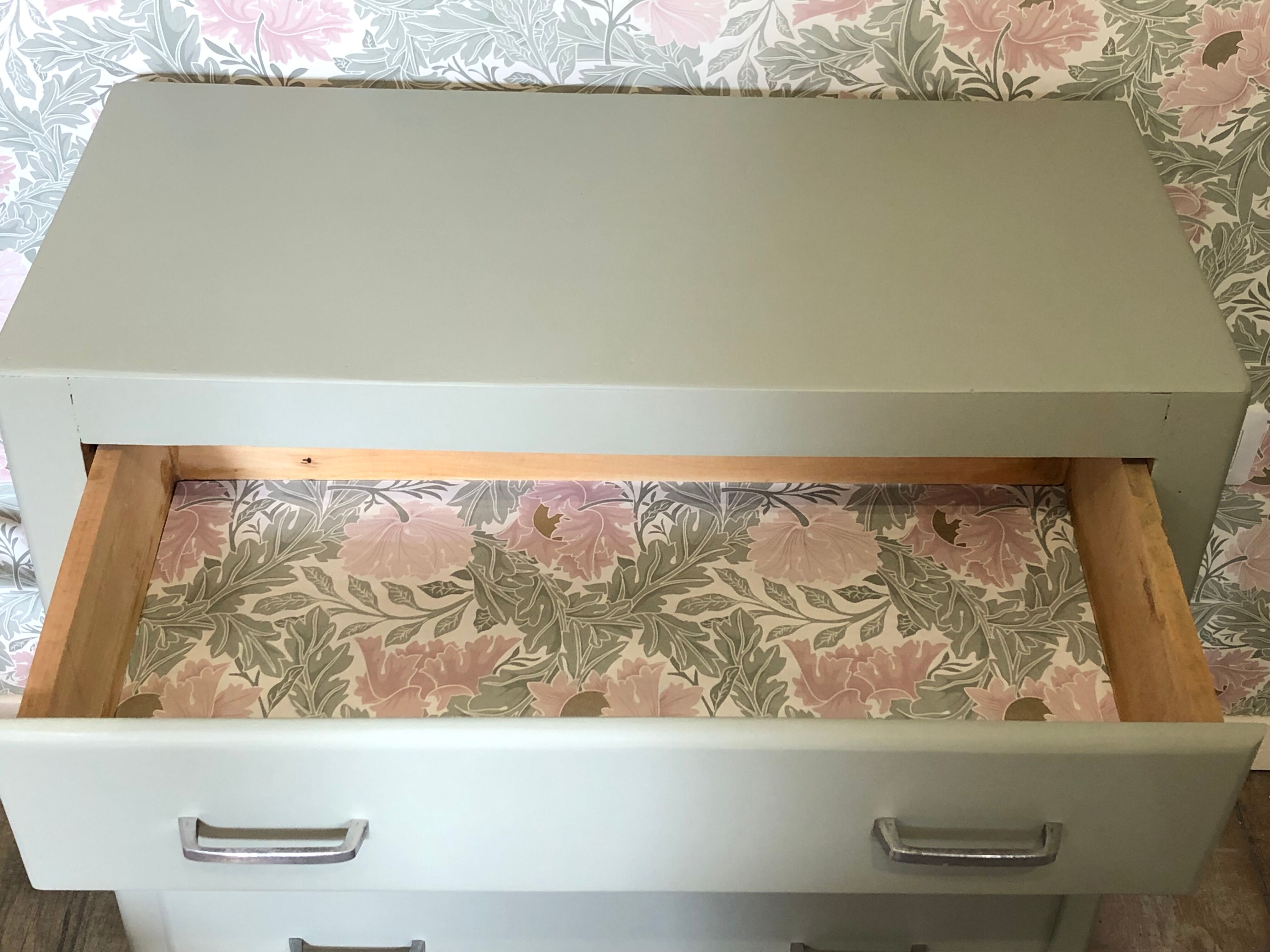 Vintage chest of drawers