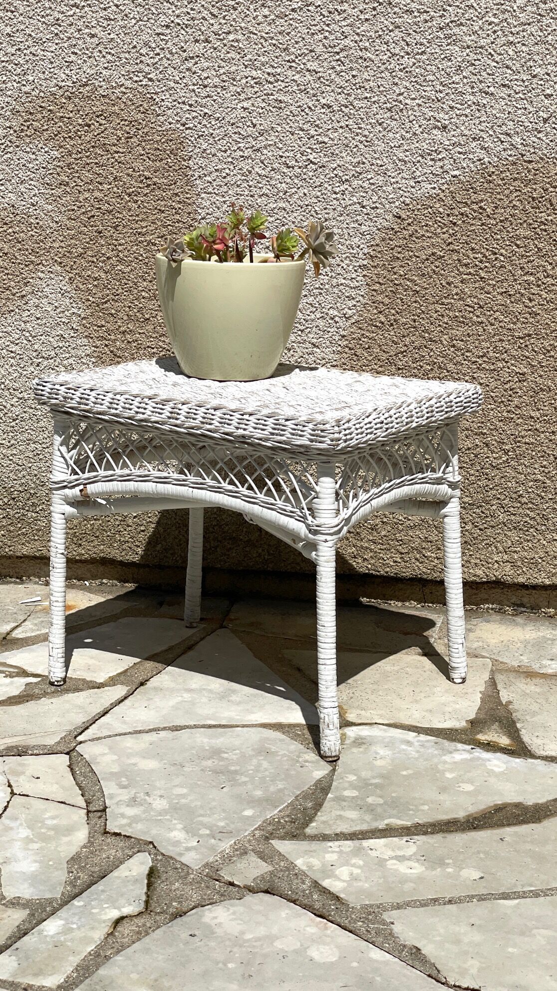 Table basse de jardin rotin vintage