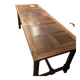 Longue table en bois massif