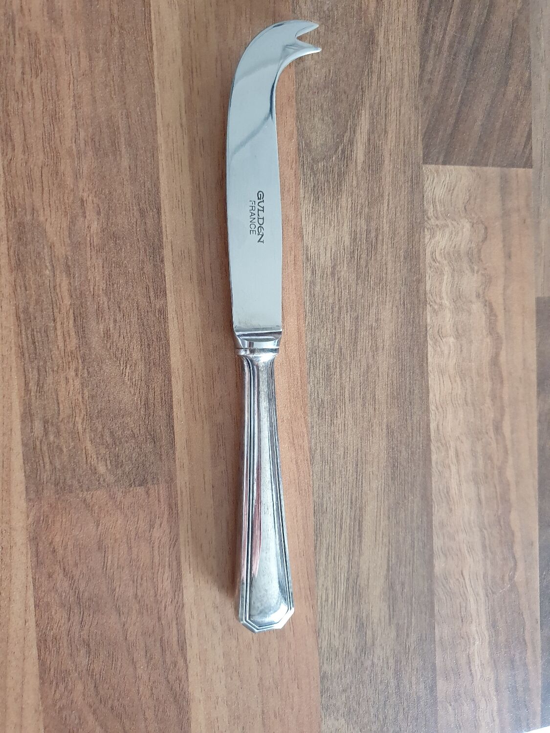 Cheese knife