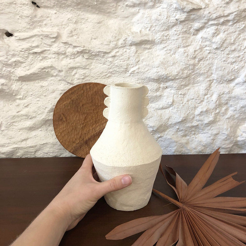 White totem vase - Cassandre Bouilly