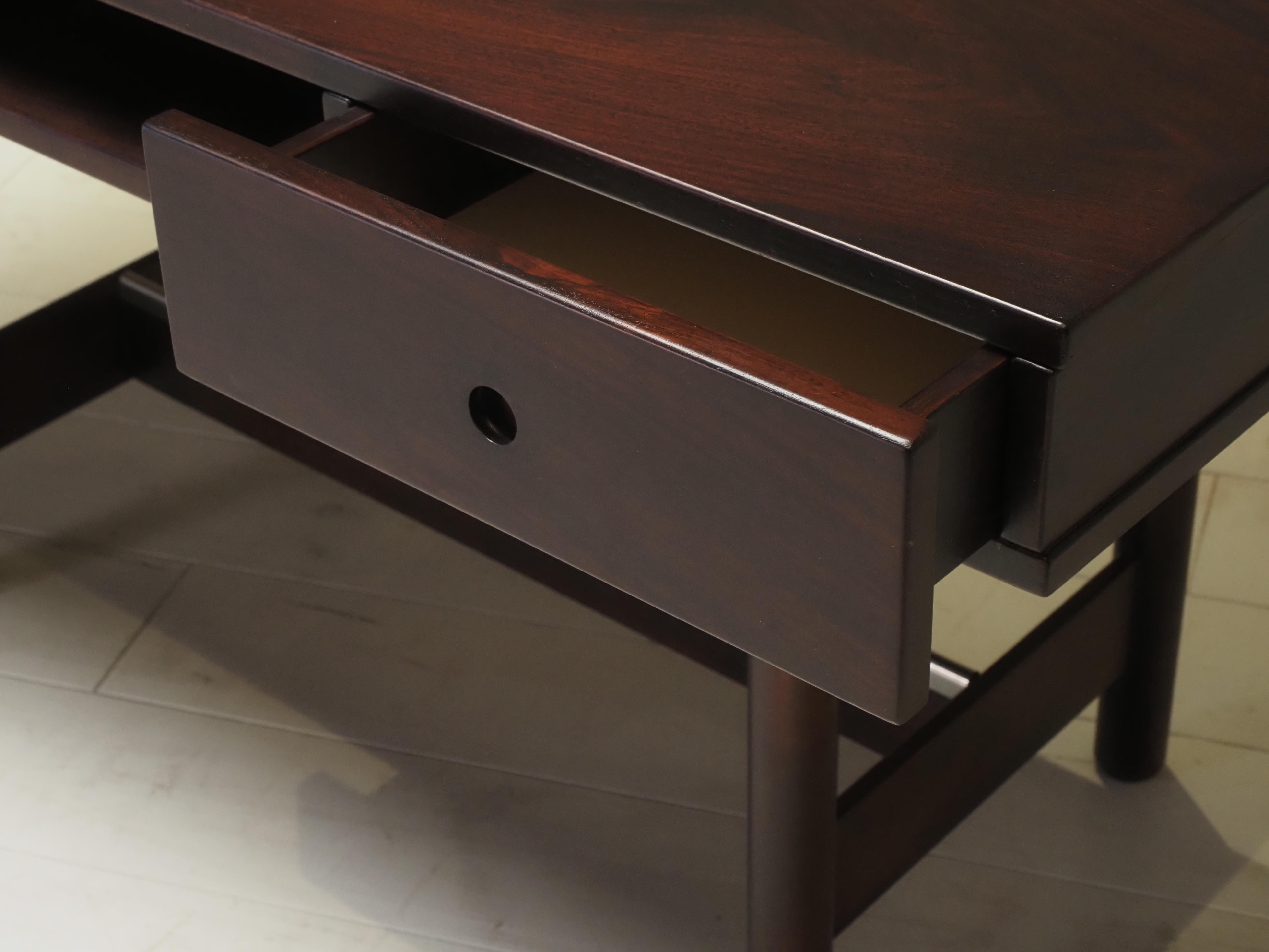 Italian desk in the style of Bernini, Italy 1970s.