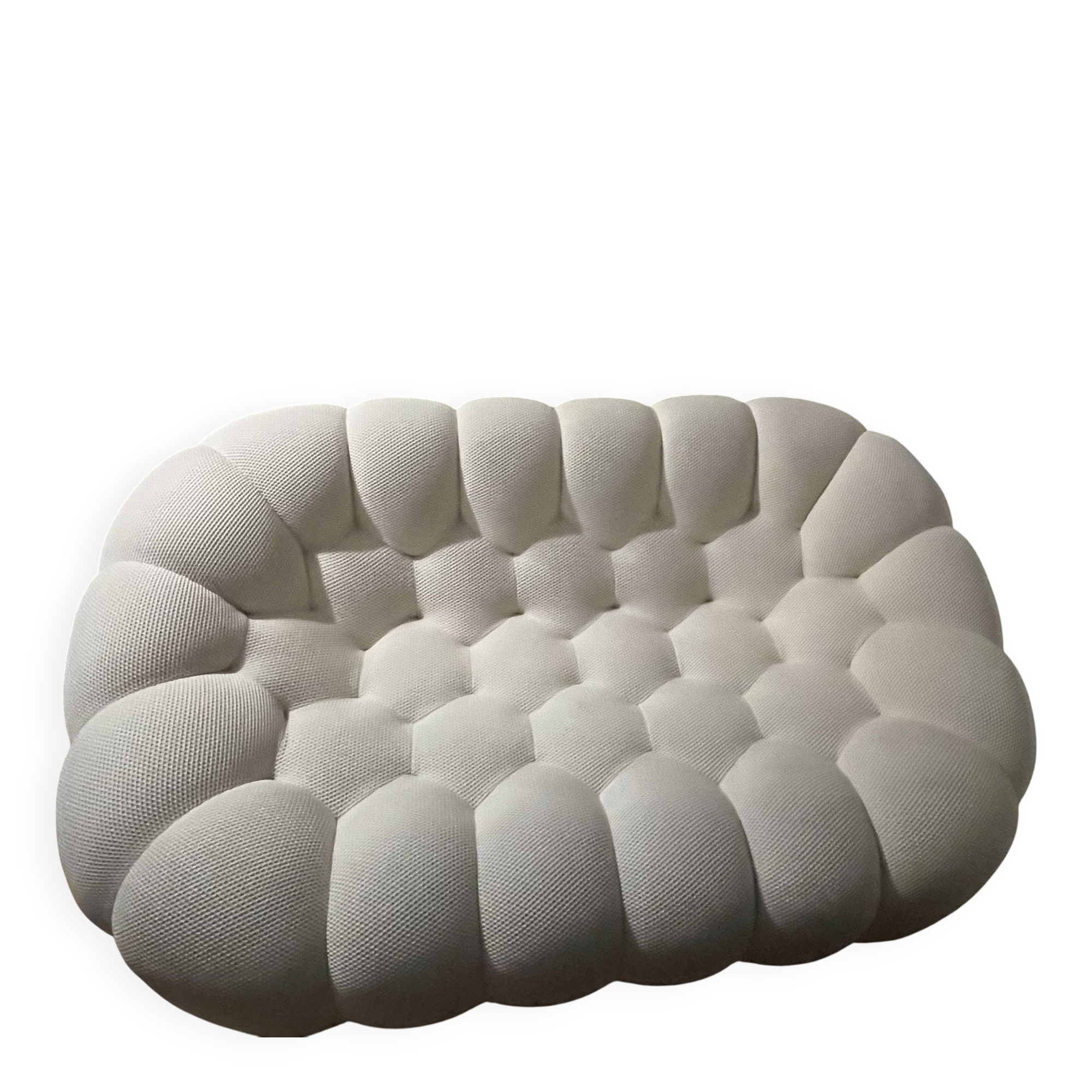 Roche Bobois canapé bubble April 2024. White. A frayed mesh.