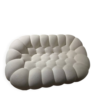 Roche Bobois canapé bubble April 2024. White. A frayed mesh.
