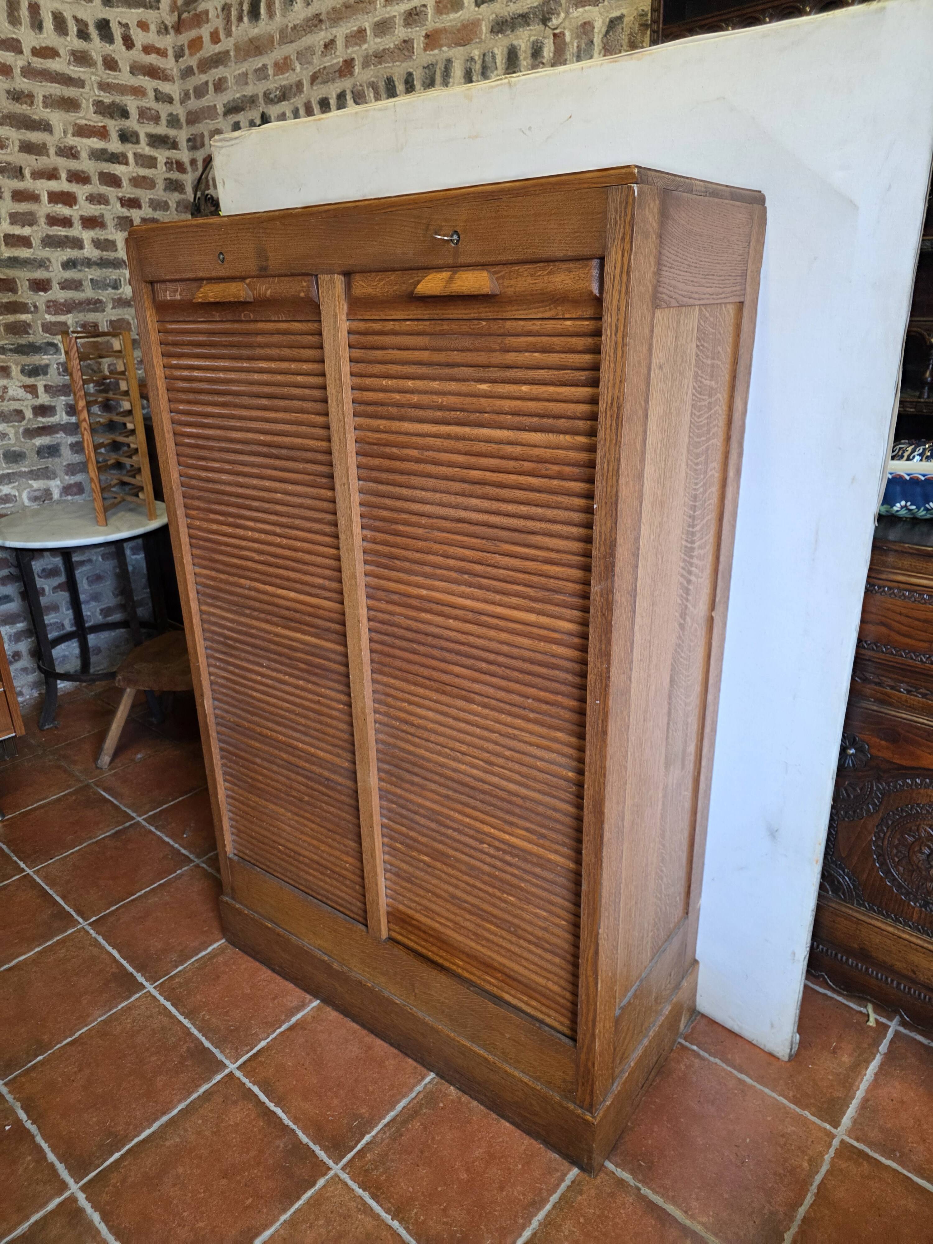 Double curtain cabinet in solid oak