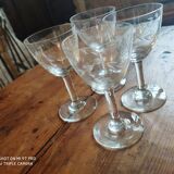 Lot de verres à pied ciselés