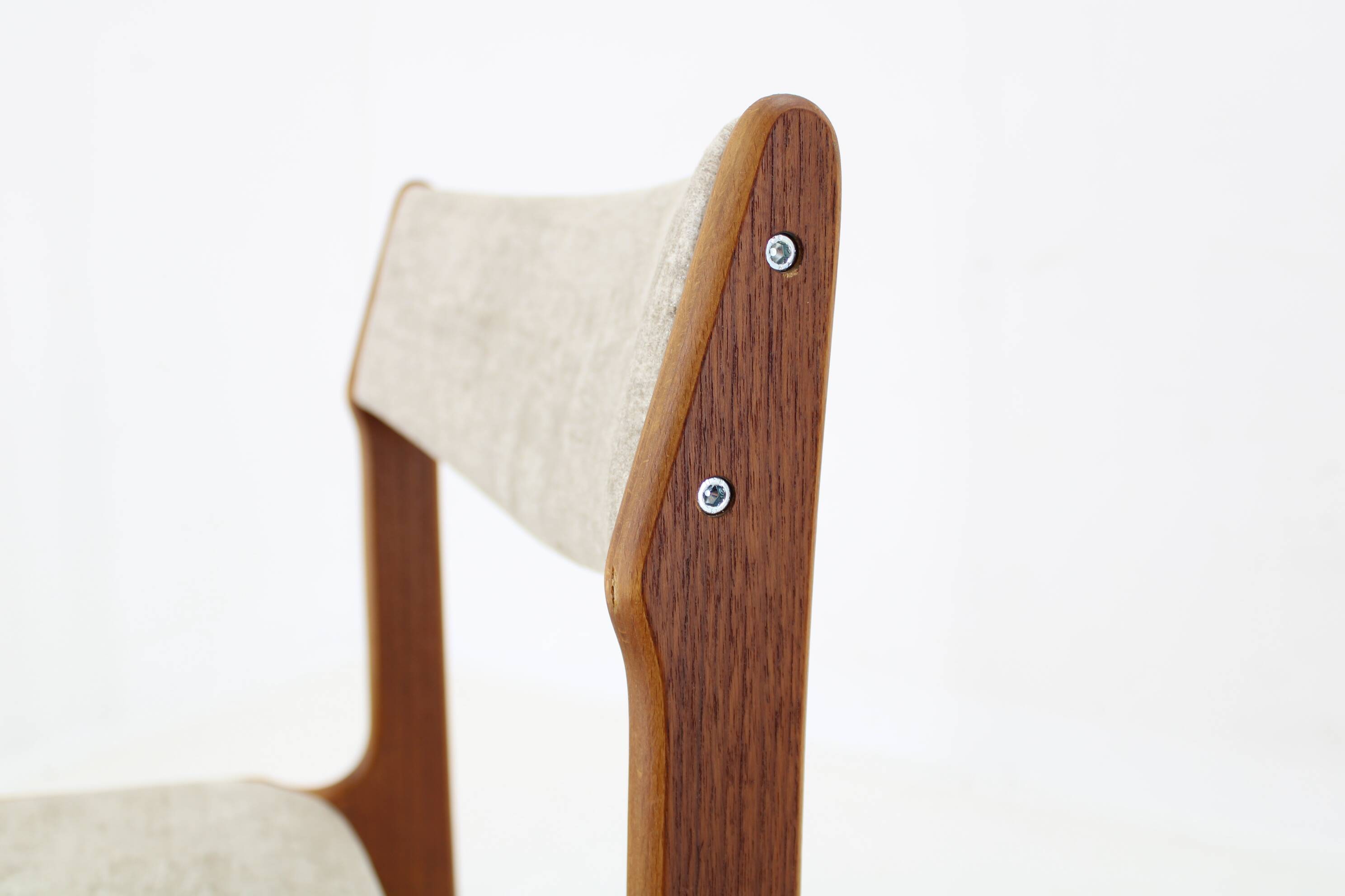 Ensemble de 4 chaises à manger danoises en teck des années 1960, restaurées