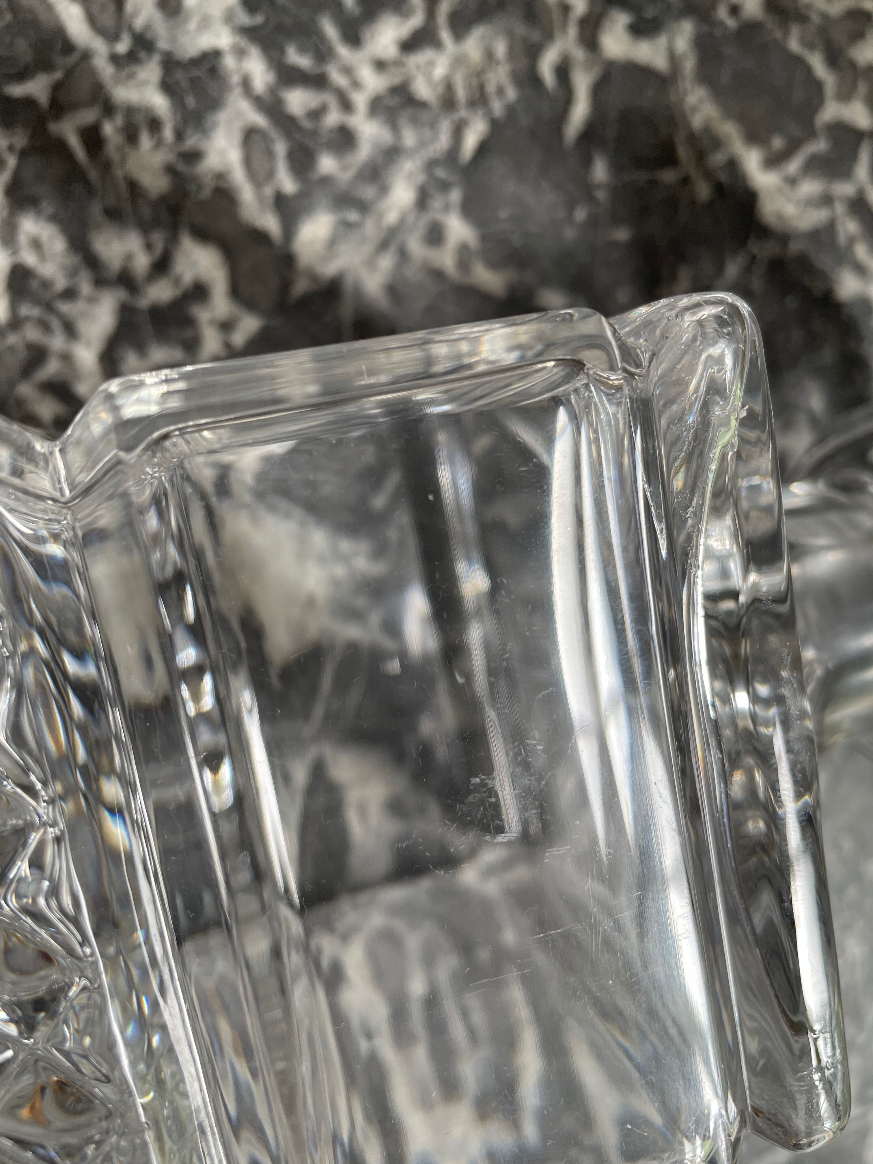 Vintage crystal decanter diamond tip