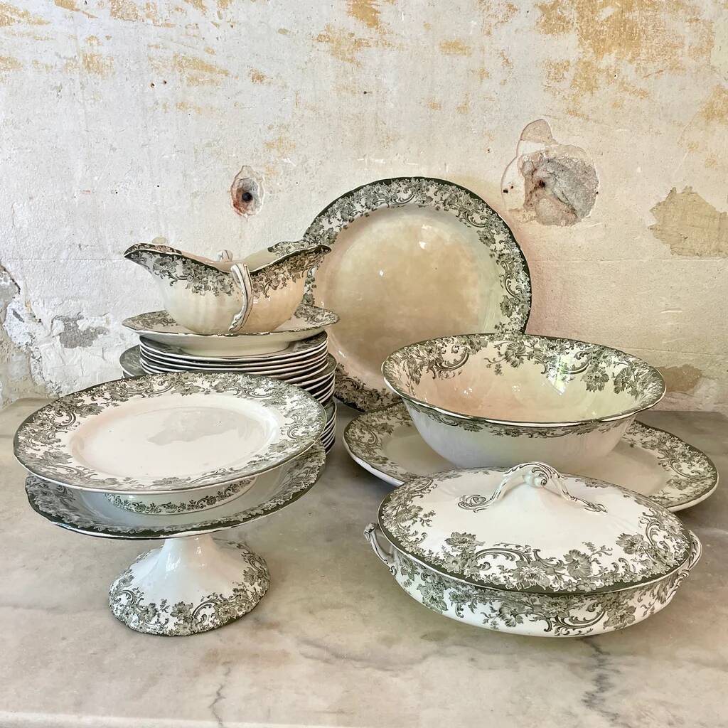 Doulton Burslem Melrose green English earthenware dinner service for 6 people