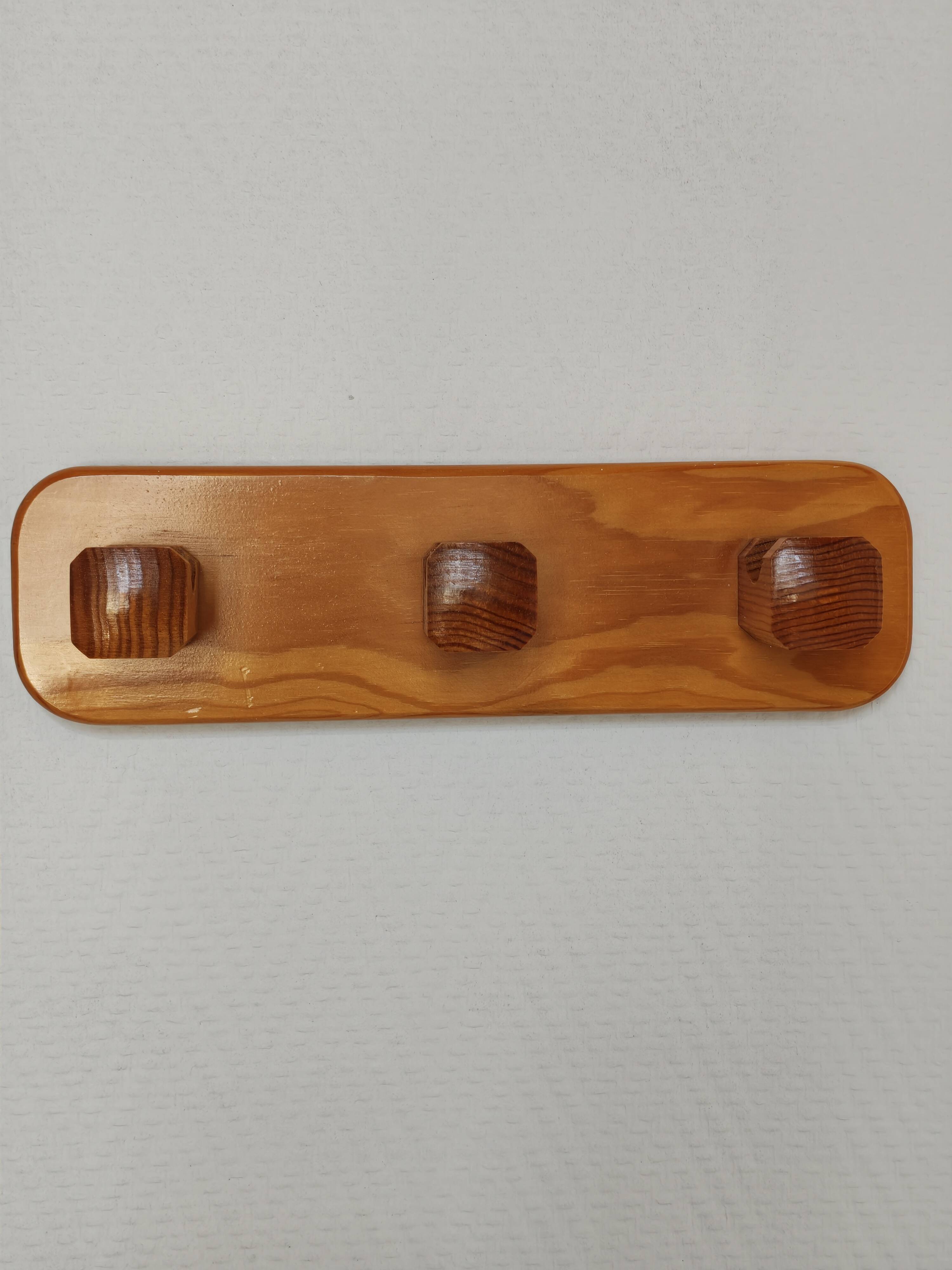 Patère en pin vintage – esprit Les Arcs, années 70