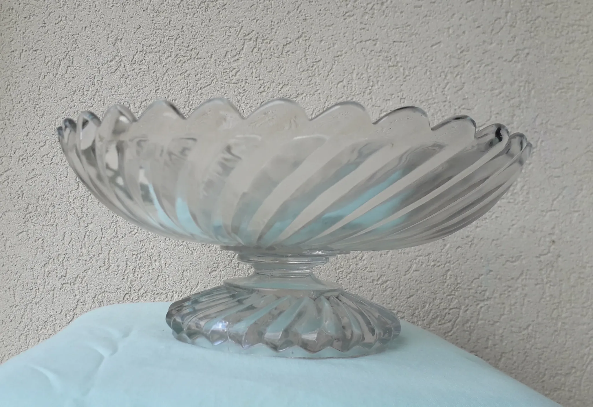 Glass compote Portieux