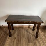 Table brutaliste