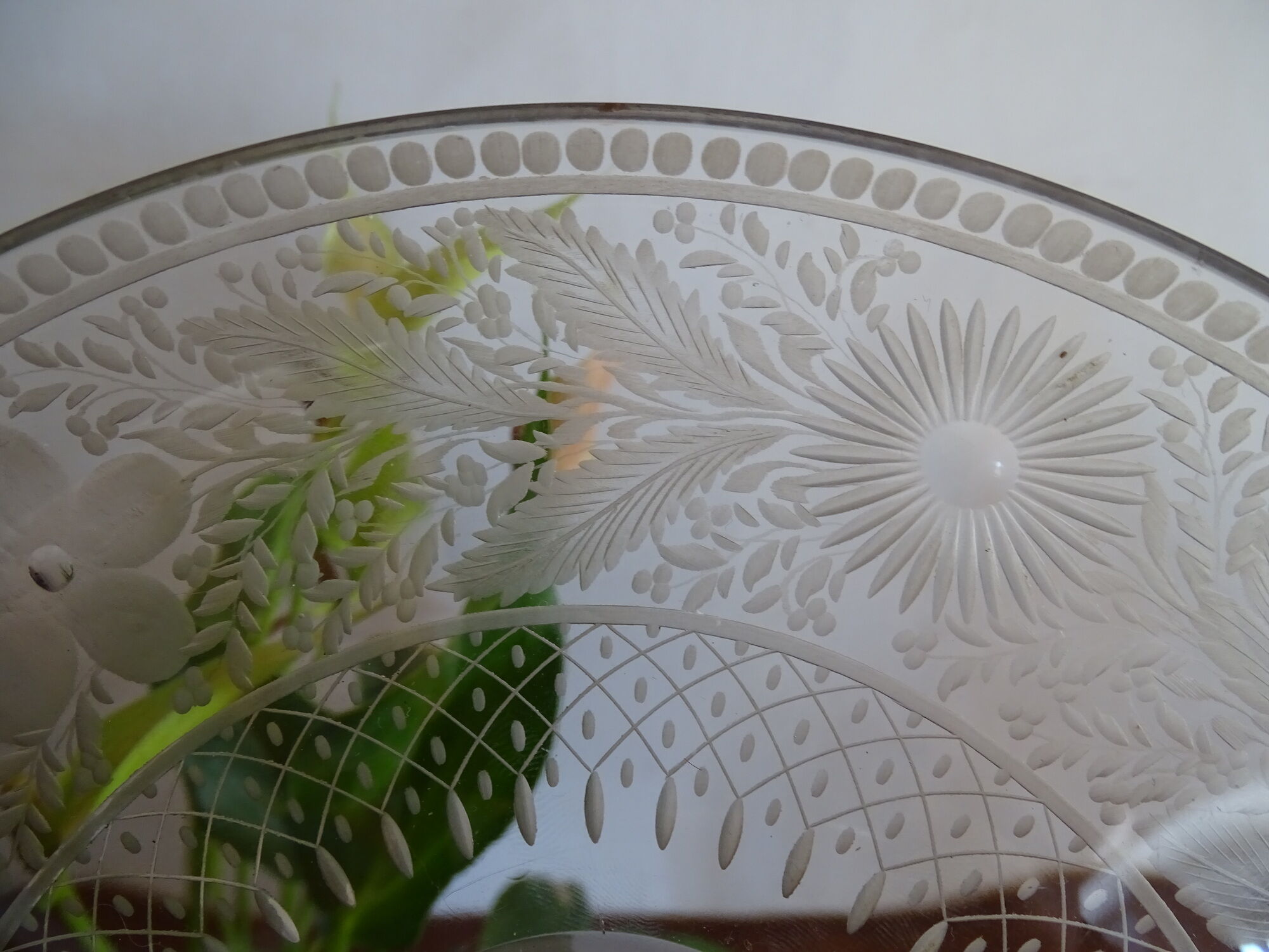 Plate with crystal heel engraved Saint Louis / Baccarat 19th century - 21.5 cm