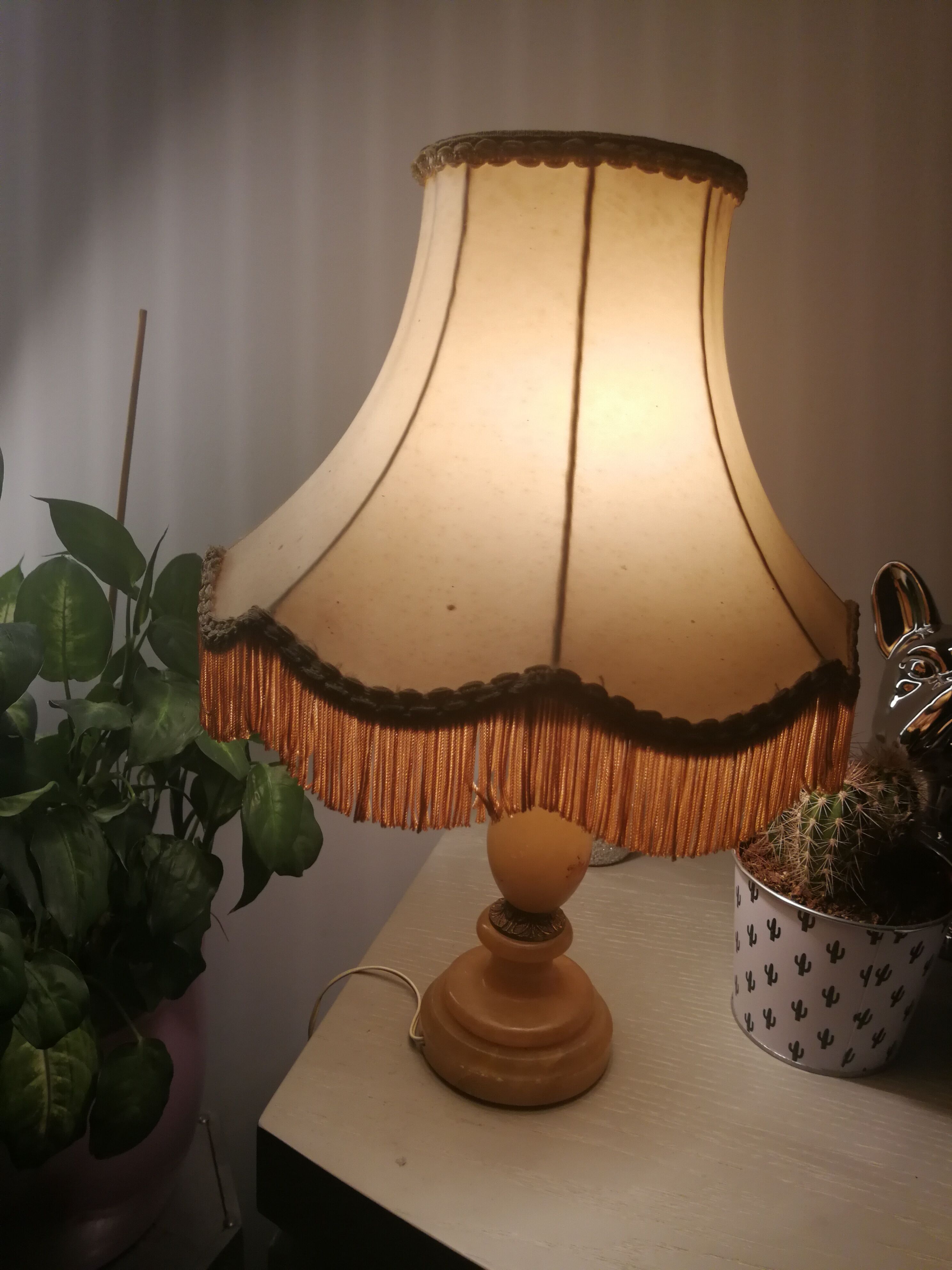 Bedside lamp in alabaster