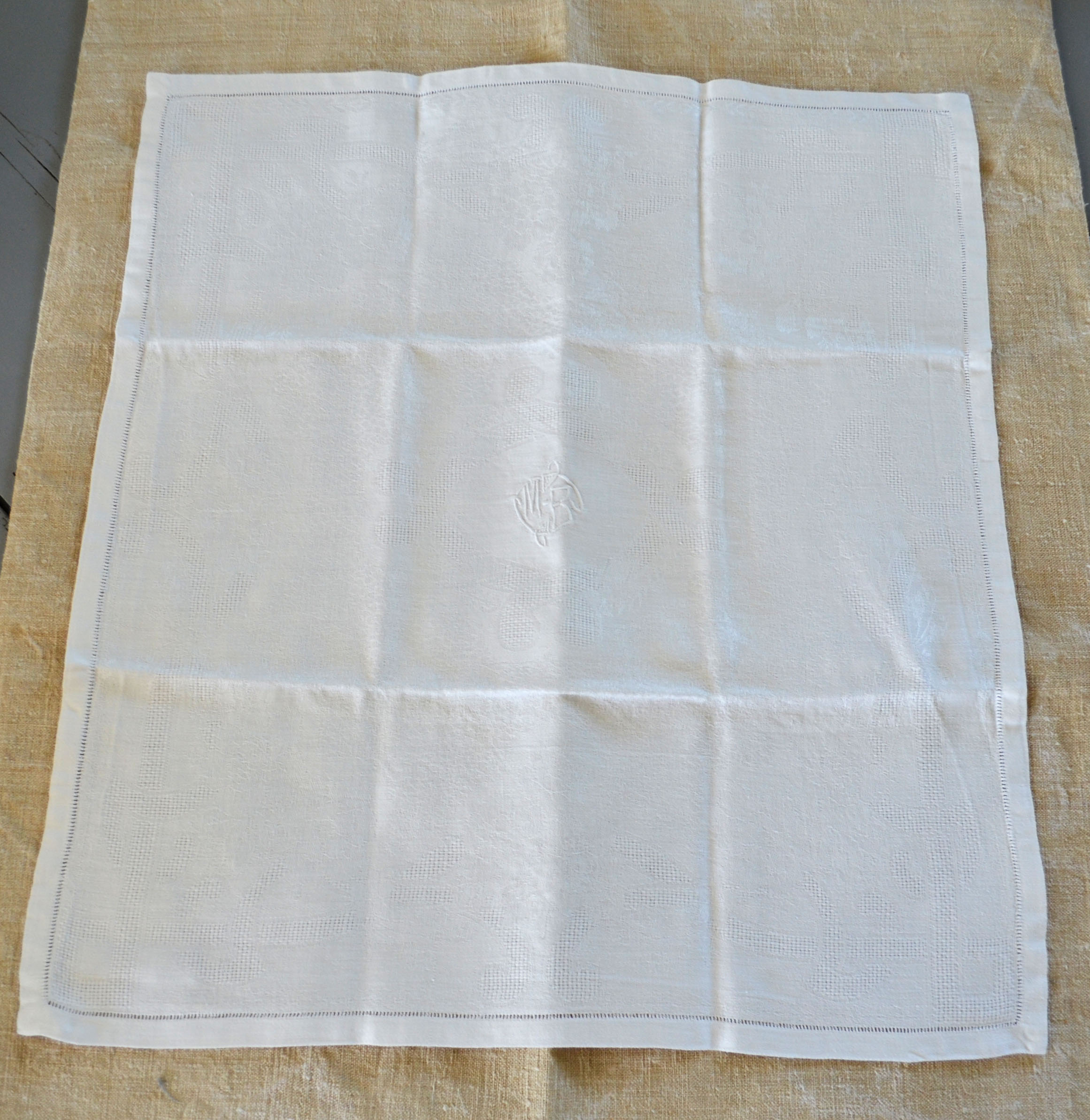 Set of 12 hand-embroidered napkins